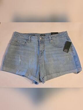 Wild Fable Highrise Cuffed Shorts Womens 12 Distressed Denim Light Wash Blue NWT